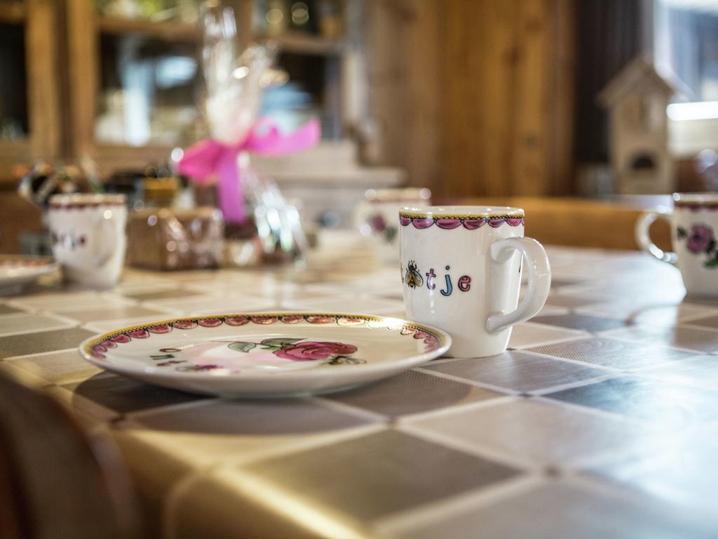 Luxurious Chalet In Oud Turnhout With Large Garden Villa Oud-Turnhout Buitenkant foto