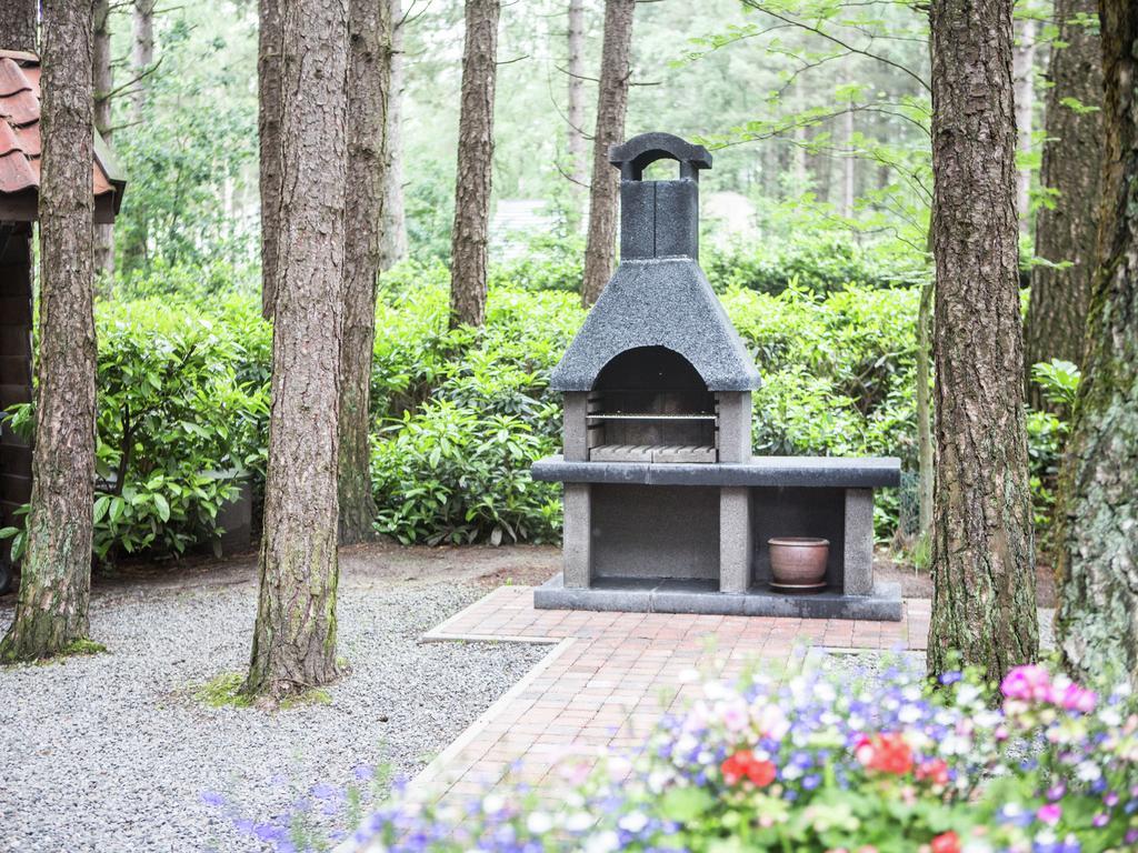 Luxurious Chalet In Oud Turnhout With Large Garden Villa Oud-Turnhout Buitenkant foto