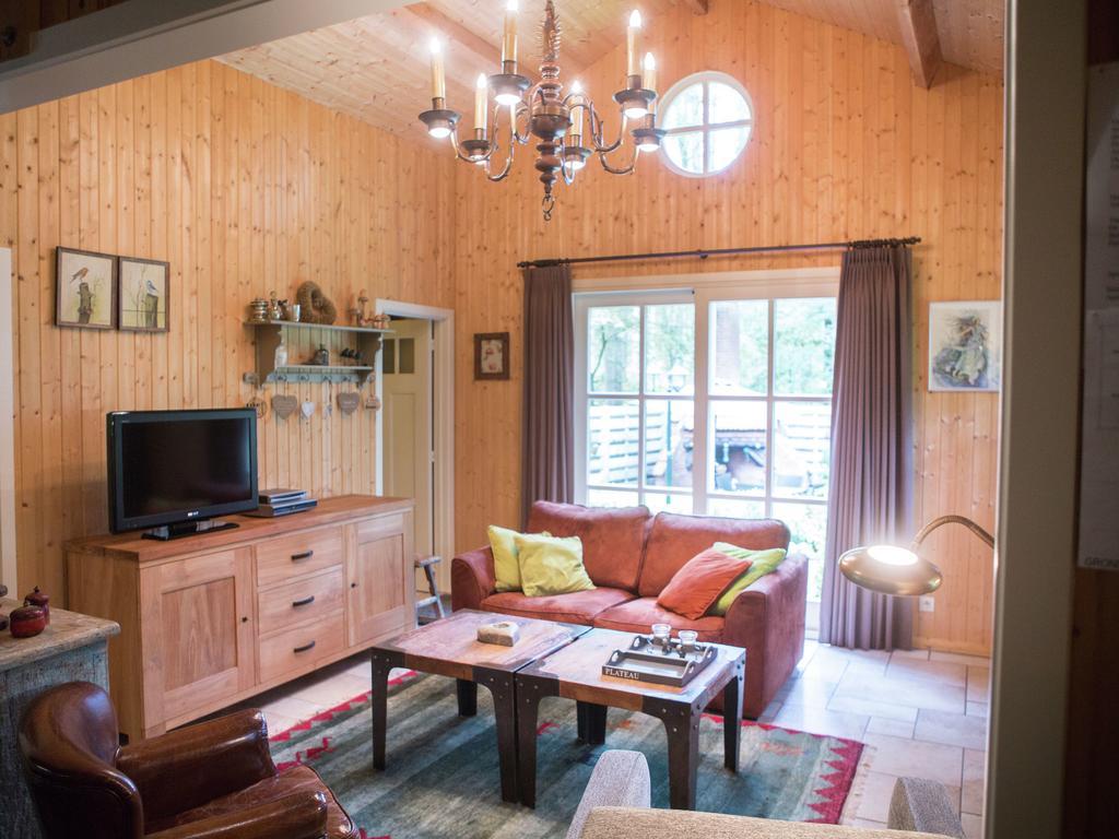 Luxurious Chalet In Oud Turnhout With Large Garden Villa Oud-Turnhout Buitenkant foto