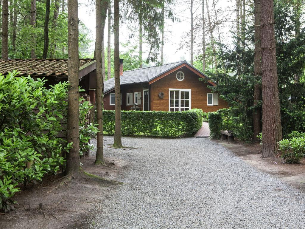Luxurious Chalet In Oud Turnhout With Large Garden Villa Oud-Turnhout Buitenkant foto